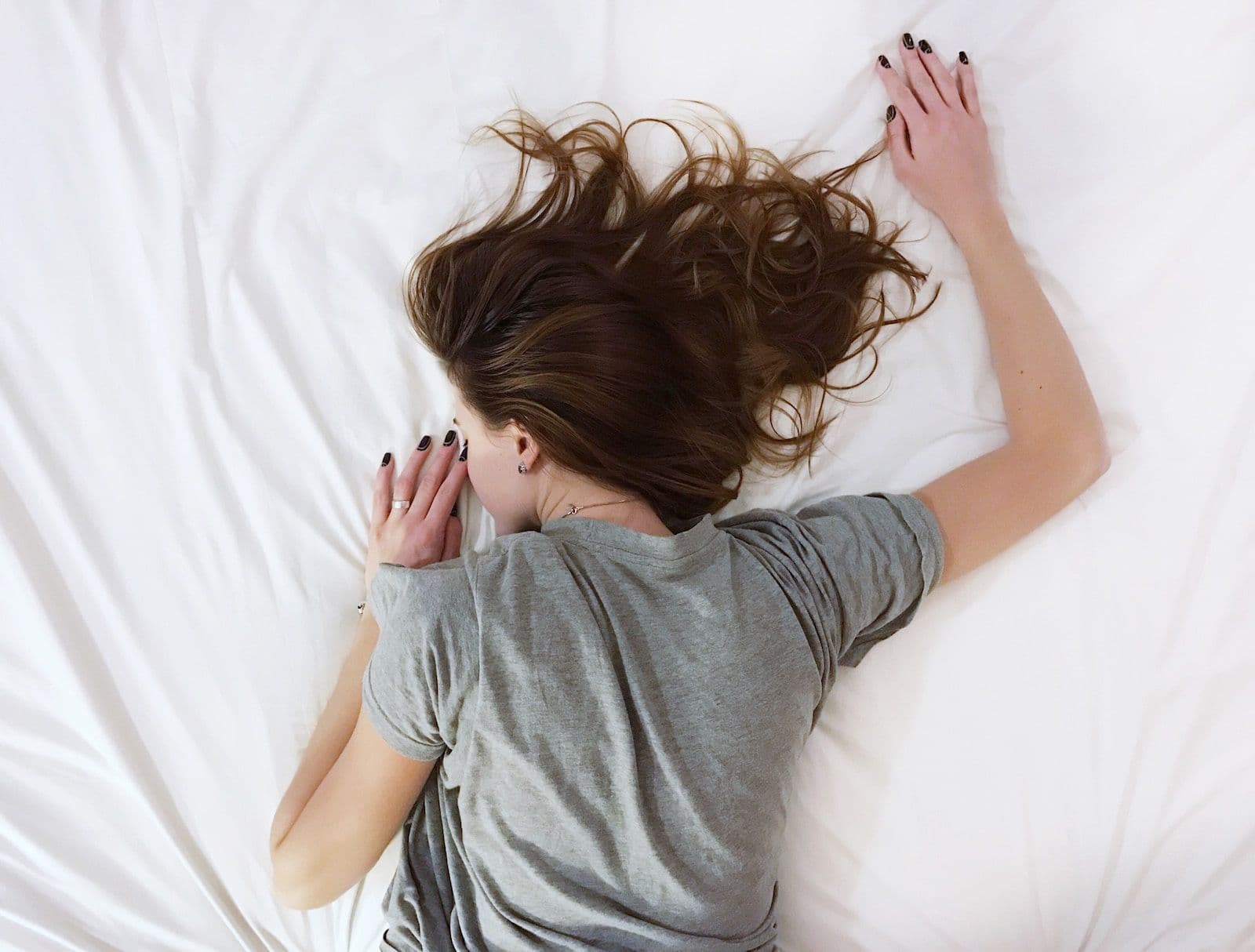 What Causes Night Sweats in Women? 7 Causes of Nighttime Sweating | Parsley Health